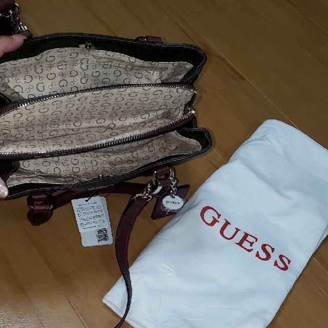 GUESS(ゲス)のGUESSゲスの２WAYショルダーバッグ レディースのバッグ(ショルダーバッグ)の商品写真