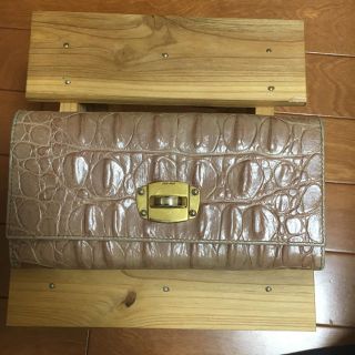 ミュウミュウ(miumiu)のmiu miuクロコ長財布(財布)