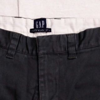 ギャップ(GAP)のGAPグレー長パンツ(チノパン)