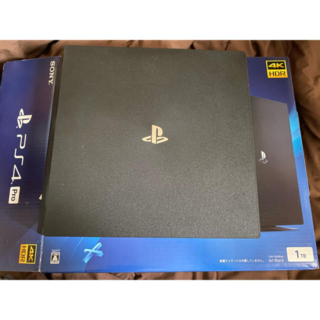 PlayStation4(プレイステーション4)のps4pro ブラック1TB エンタメ/ホビーのゲームソフト/ゲーム機本体(家庭用ゲーム機本体)の商品写真