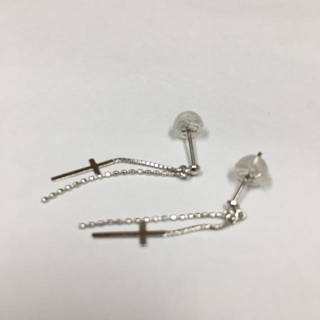  K14WG ボールチェーンとクロスモチーフのシャープなピアス レディースのアクセサリー(ピアス)の商品写真