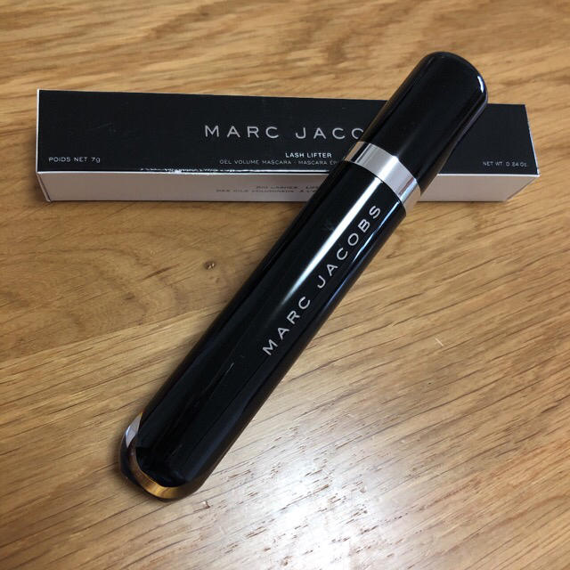 MARC JACOBS(マークジェイコブス)の新品未使用　MARC JACOBS  マスカラ コスメ/美容のベースメイク/化粧品(マスカラ)の商品写真