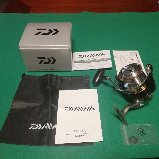 DAIWA(ダイワ)のダイワ　EMMS 4000H　リール スポーツ/アウトドアのフィッシング(リール)の商品写真