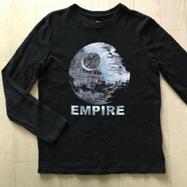 GAP Kids(ギャップキッズ)の【STAR WARS】長袖Tシャツ／デススター／黒／150cm キッズ/ベビー/マタニティのキッズ服男の子用(90cm~)(Tシャツ/カットソー)の商品写真