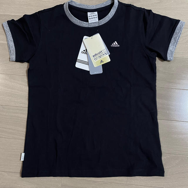 adidas(アディダス)のadidas  アディダス　Tシャツ　黒　新品　未使用　半袖 レディースのトップス(Tシャツ(半袖/袖なし))の商品写真