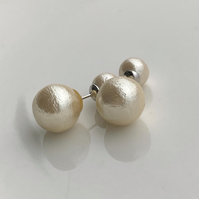 【008】大人可愛い 大粒コットンパールピアス （メタルゴールド変更可） レディースのアクセサリー(ピアス)の商品写真