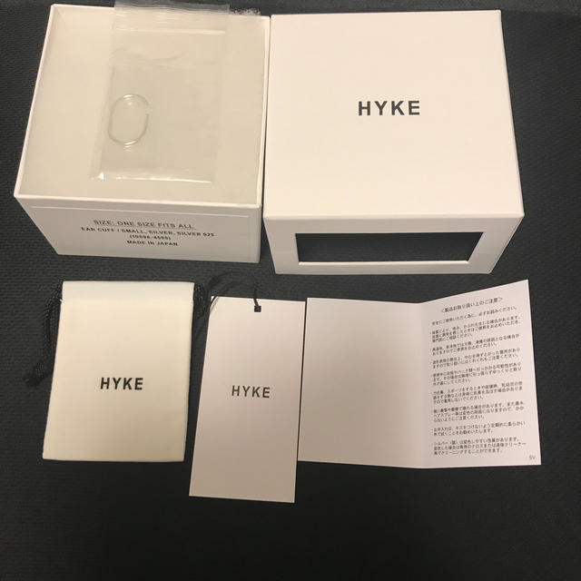 HYKE(ハイク)の新品未使用　HYKE ハイク　イヤーカフ　シルバー レディースのアクセサリー(イヤーカフ)の商品写真