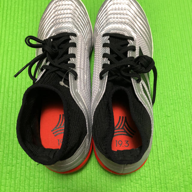 adidas(アディダス)のアディダス サッカー シューズ プレデター 19.3 TF 26.5センチ 新品 スポーツ/アウトドアのサッカー/フットサル(シューズ)の商品写真