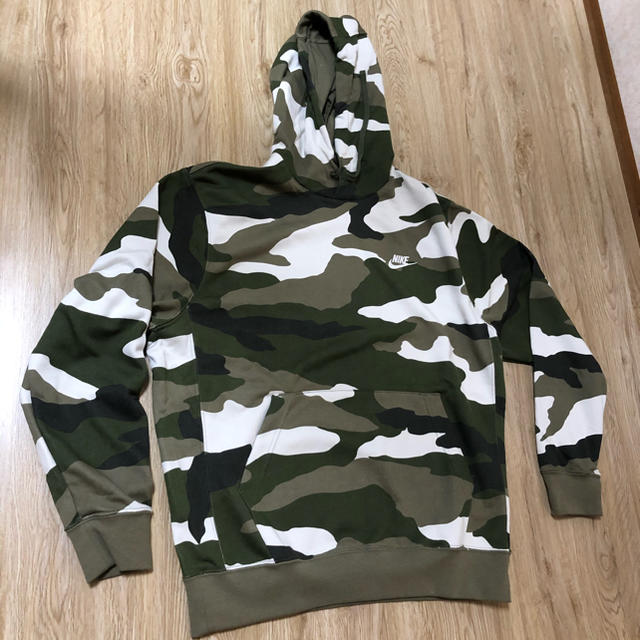 トップスナイキ　迷彩 パーカー　フーディー　プルオーバー　カモ　ロゴ　Nike camo