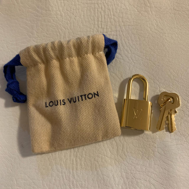 LOUIS VUITON 南京錠 パドロック(ゴールド艶ありタイプ ) 未使用品