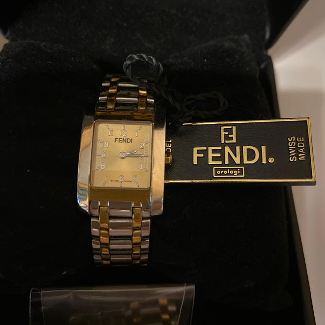 FENDI(フェンディ)のなっみ様専用です。 レディースのファッション小物(腕時計)の商品写真