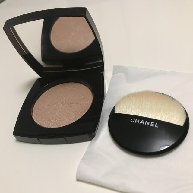 ☆CHANEL プードゥル ルミエール 10 アイヴォリー ゴールド☆