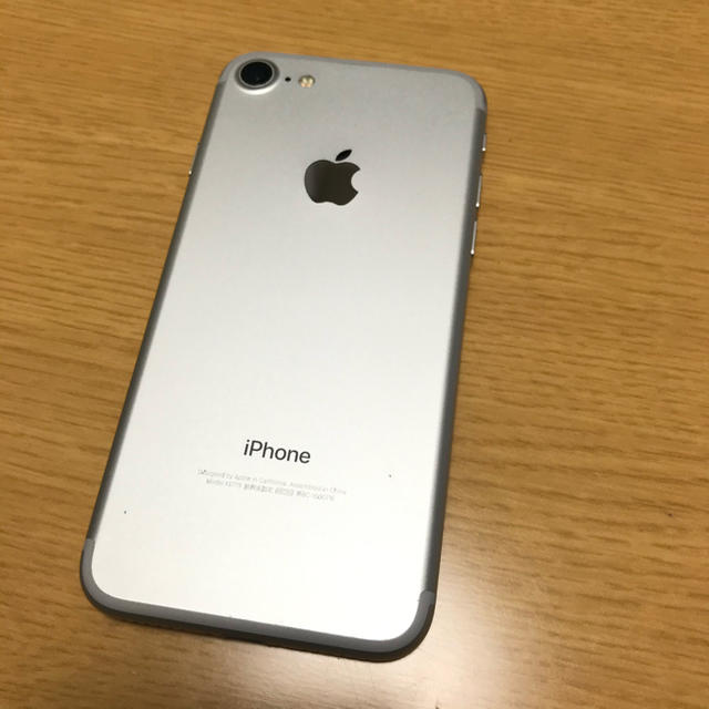 AppleiPhone7 SIMフリー 32GB 本体のみ シルバー