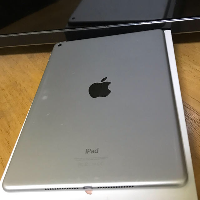 準美品 iPad Air2 16GB WIFIモデル アイパッド