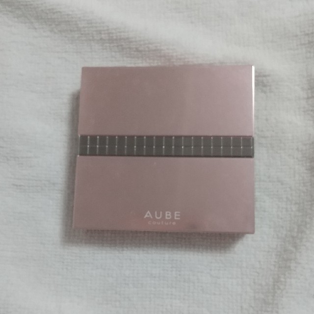 AUBE couture(オーブクチュール)のdeereye様専用  オーブクチュール デザイニングハイライト451 コスメ/美容のベースメイク/化粧品(フェイスパウダー)の商品写真