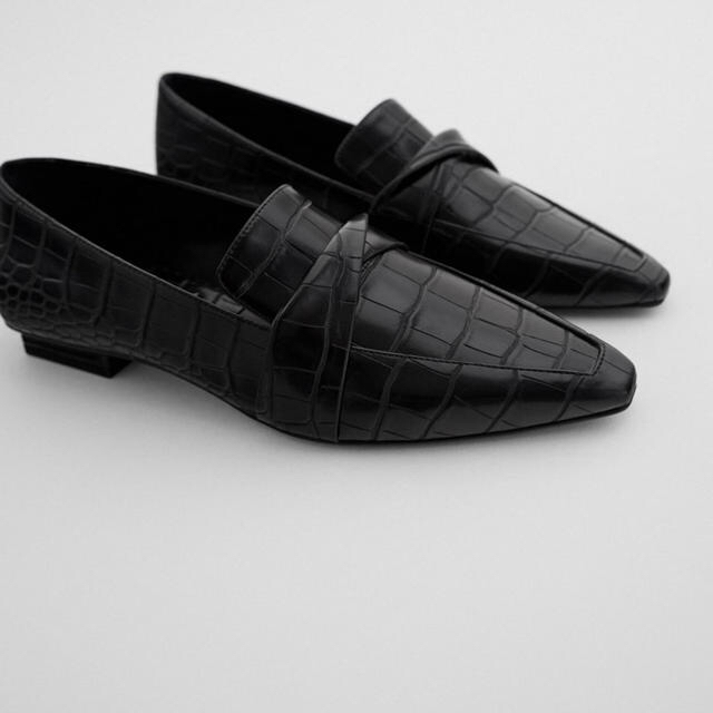 ZARA(ザラ)の即購入ok 美品ZARA アニマル柄ローファー　35 レディースの靴/シューズ(ローファー/革靴)の商品写真