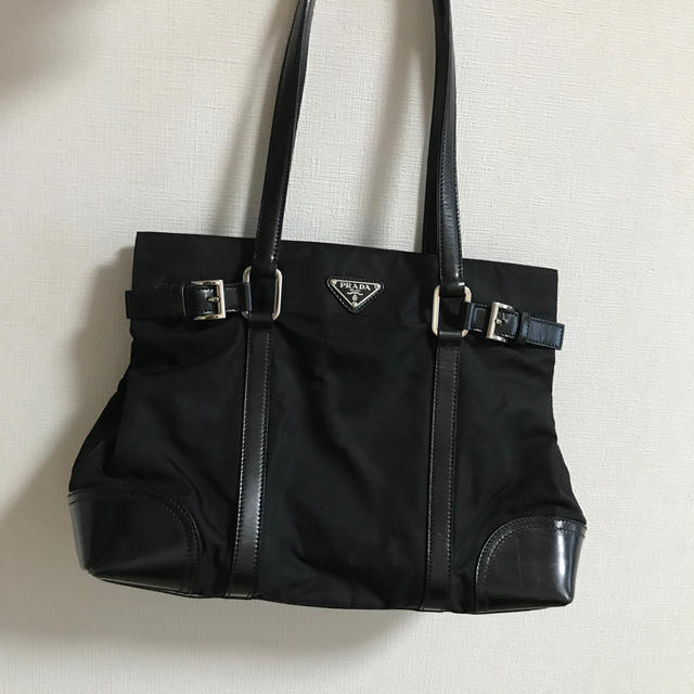 PRADA(プラダ)のPRADAショルダーバッグ レディースのバッグ(ショルダーバッグ)の商品写真