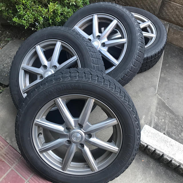 ヨコハマ　スタッドレス　205/55R16 アルミセット 自動車/バイクの自動車(タイヤ・ホイールセット)の商品写真