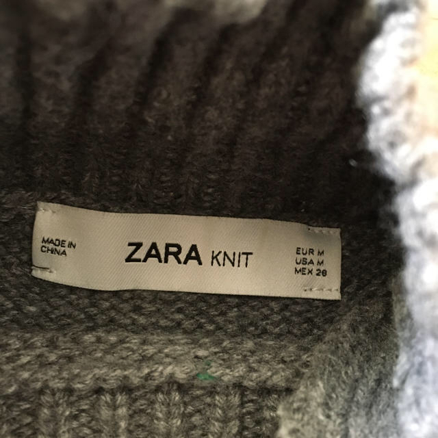 ZARA(ザラ)のZARA金ボタン付きニット本日最終値下げ レディースのトップス(ニット/セーター)の商品写真