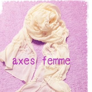 アクシーズファム(axes femme)の白お花しぼりストール(ストール/パシュミナ)