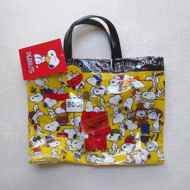 SNOOPY(スヌーピー)の新品！スヌーピーSNOOPY プールバッグ マチあり ビニールバッグ 黄色 キッズ/ベビー/マタニティのこども用バッグ(その他)の商品写真