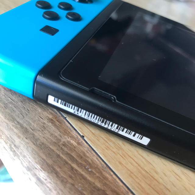 Nintendo Switch(ニンテンドースイッチ)の新型モデル　ニンテンドースイッチ　本体　Joy-Conのみ エンタメ/ホビーのゲームソフト/ゲーム機本体(携帯用ゲーム機本体)の商品写真