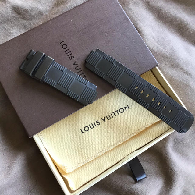 LOUIS VUITTON(ルイヴィトン)の LOUIS VUITTON  タンブール ベルト ダミエ メンズ 茶 メンズの時計(腕時計(アナログ))の商品写真