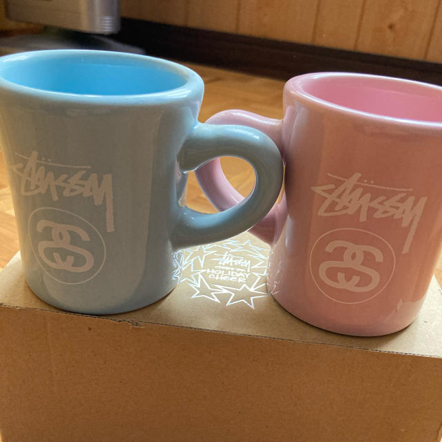 STUSSY(ステューシー)のstussy  ノベルティ　ペアマグカップ インテリア/住まい/日用品のキッチン/食器(グラス/カップ)の商品写真