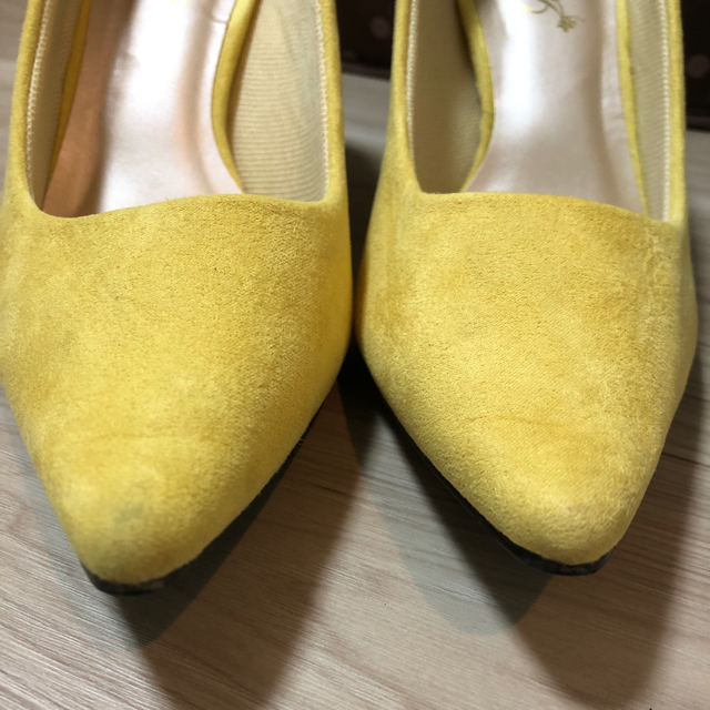 アミアミ　パンプス　イエロー レディースの靴/シューズ(ハイヒール/パンプス)の商品写真