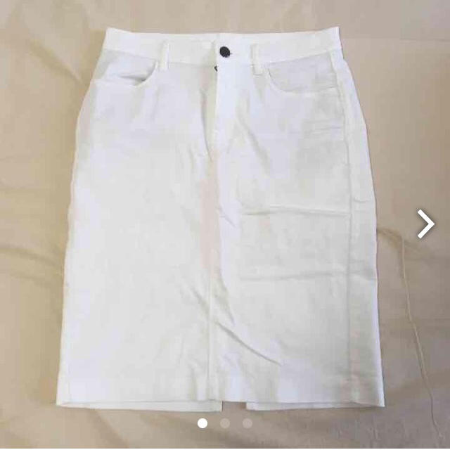 UNIQLO(ユニクロ)のお値下げ＊デニム地ホワイト膝丈スカート レディースのスカート(ひざ丈スカート)の商品写真
