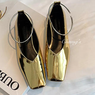 マルタンマルジェラ(Maison Martin Margiela)のゴールドパンプス(ローファー/革靴)