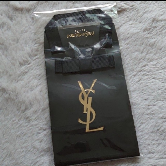 Yves Saint Laurent Beaute イヴサンローラン プレゼントboxの通販 By さや S Shop イヴサンローラン ボーテならラクマ