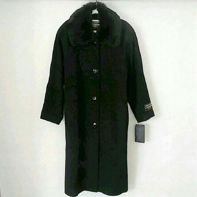 繊維の宝石カシミアウール　上質コート　定価１３万　ブラックコート