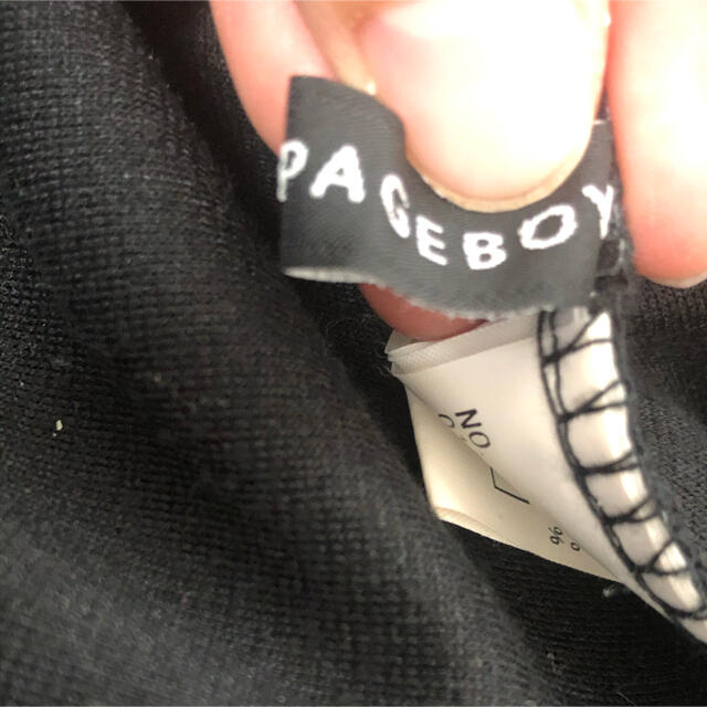 PAGEBOY(ページボーイ)のPAGE BOY 黒　カットソー レディースのトップス(カットソー(長袖/七分))の商品写真