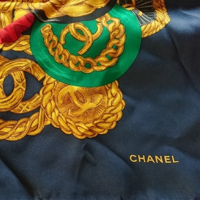 CHANEL(シャネル)のシャネル スカーフ 大判 レディースのファッション小物(バンダナ/スカーフ)の商品写真