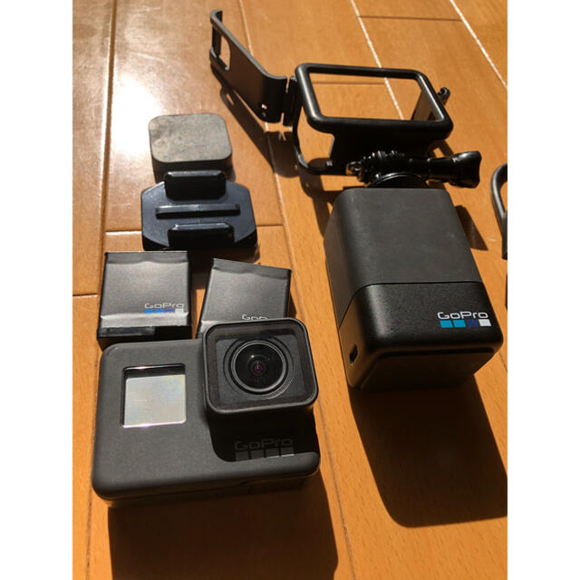 GoPro(ゴープロ)のGoPro hero 7 black 本体　等 スマホ/家電/カメラのカメラ(コンパクトデジタルカメラ)の商品写真