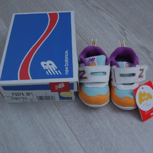 New Balance(ニューバランス)のタグ付き　ベビーシューズ キッズ/ベビー/マタニティのベビー靴/シューズ(~14cm)(スニーカー)の商品写真