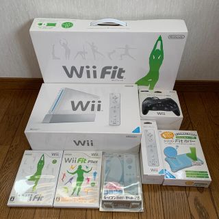 ウィー(Wii)の任天堂　wii 本体　バランスwiiボード　(家庭用ゲーム機本体)