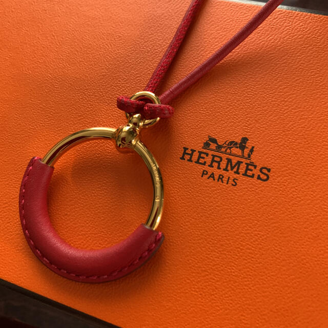 Hermes(エルメス)のHERMES エルメス ペンダント ネックレス チョーカー  レザー    レディースのアクセサリー(ネックレス)の商品写真