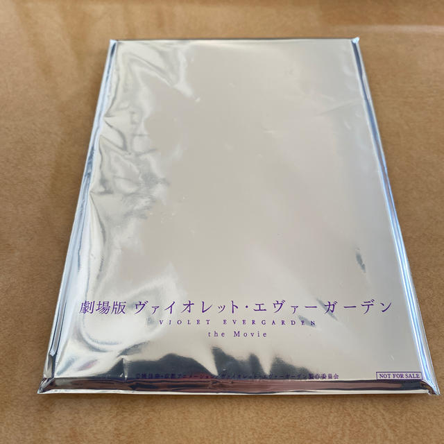 劇場版「ヴァイオレット・エヴァーガーデン」 入場特典「オスカーの小さな天使」 エンタメ/ホビーのアニメグッズ(その他)の商品写真