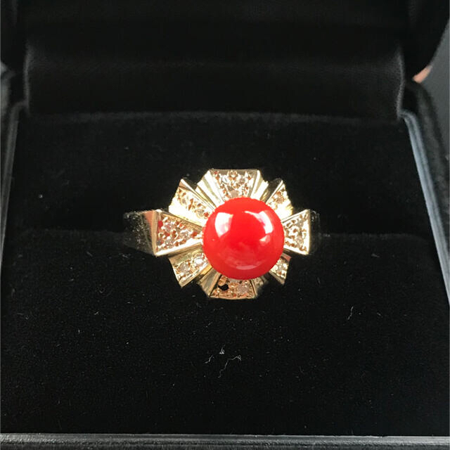 天然血赤珊瑚ダイヤモンドリング　K18YG 7.43mm玉 レディースのアクセサリー(リング(指輪))の商品写真