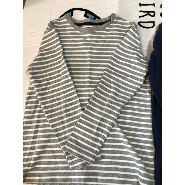 UNIQLO(ユニクロ)の130cm ロンT 2枚 キッズ/ベビー/マタニティのキッズ服男の子用(90cm~)(Tシャツ/カットソー)の商品写真