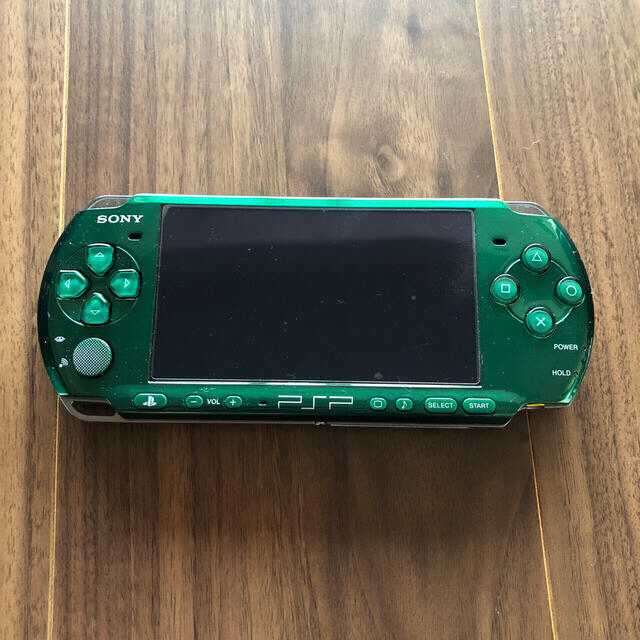 SONY(ソニー)のPSP 3000 プレイステーションポータブル　グリーン(おまけ付) エンタメ/ホビーのゲームソフト/ゲーム機本体(携帯用ゲームソフト)の商品写真