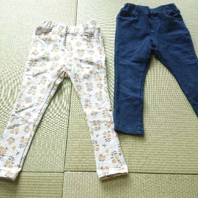 パンツ(花、紺) キッズ/ベビー/マタニティのキッズ服女の子用(90cm~)(パンツ/スパッツ)の商品写真