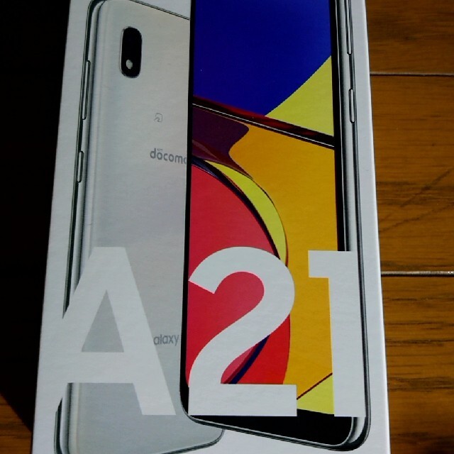 新品未使用GALAXY A21 SIMロックフリー ホワイト スマホ/家電/カメラのスマートフォン/携帯電話(携帯電話本体)の商品写真