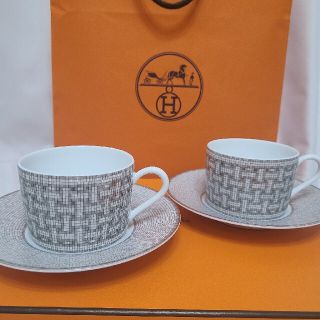 エルメス(Hermes)の【新品】HERMES　カップ＆ソーサーセット　プレゼント用可能(グラス/カップ)