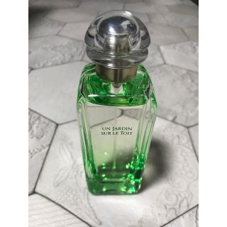 エルメス(Hermes)の[1日までビンーズ様専用]エルメス　香水　屋根の上の庭 EDT SP 100ml(香水(女性用))