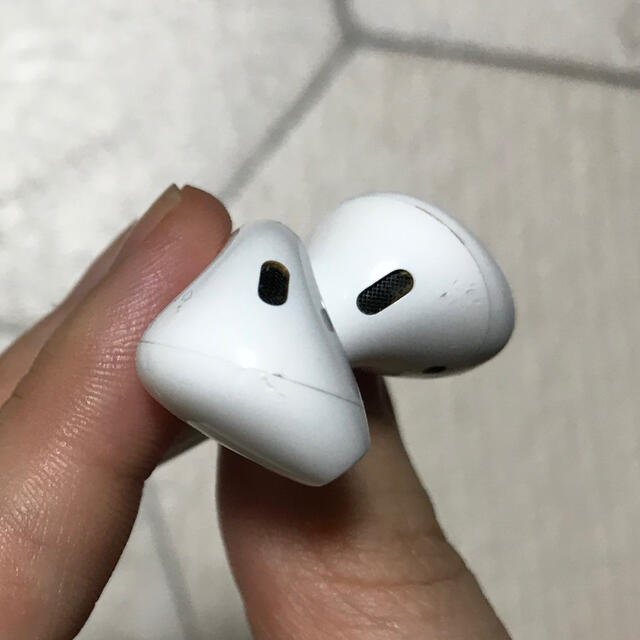 Apple(アップル)のエアポッズ 1世代　AirPods  スマホ/家電/カメラのオーディオ機器(ヘッドフォン/イヤフォン)の商品写真