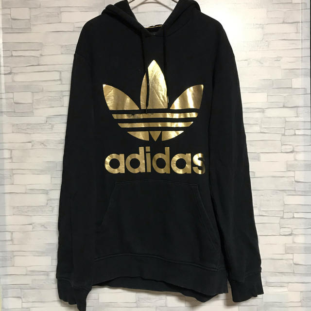 adidasパーカー黒金 期間限定値下げ♡