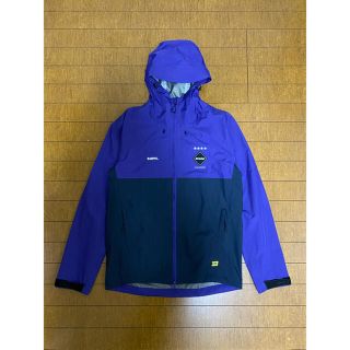 エフシーアールビー(F.C.R.B.)のF.C.R.B.(FCRB) RAIN JACKET PURPLE Sサイズ(ナイロンジャケット)